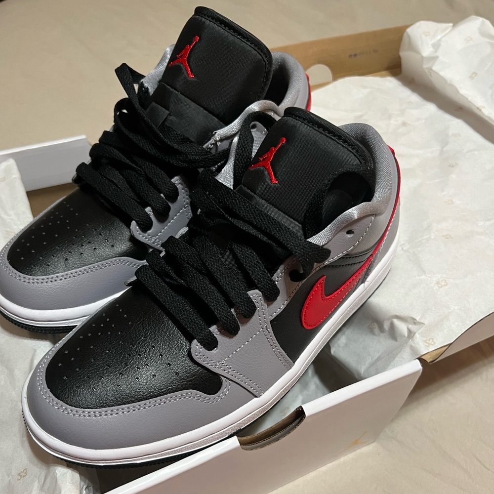 Women’s Nike Air Jordan 1 Low White Box